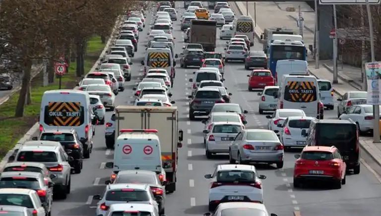 Ankara'da Yollar Trafiğe Kapalı!